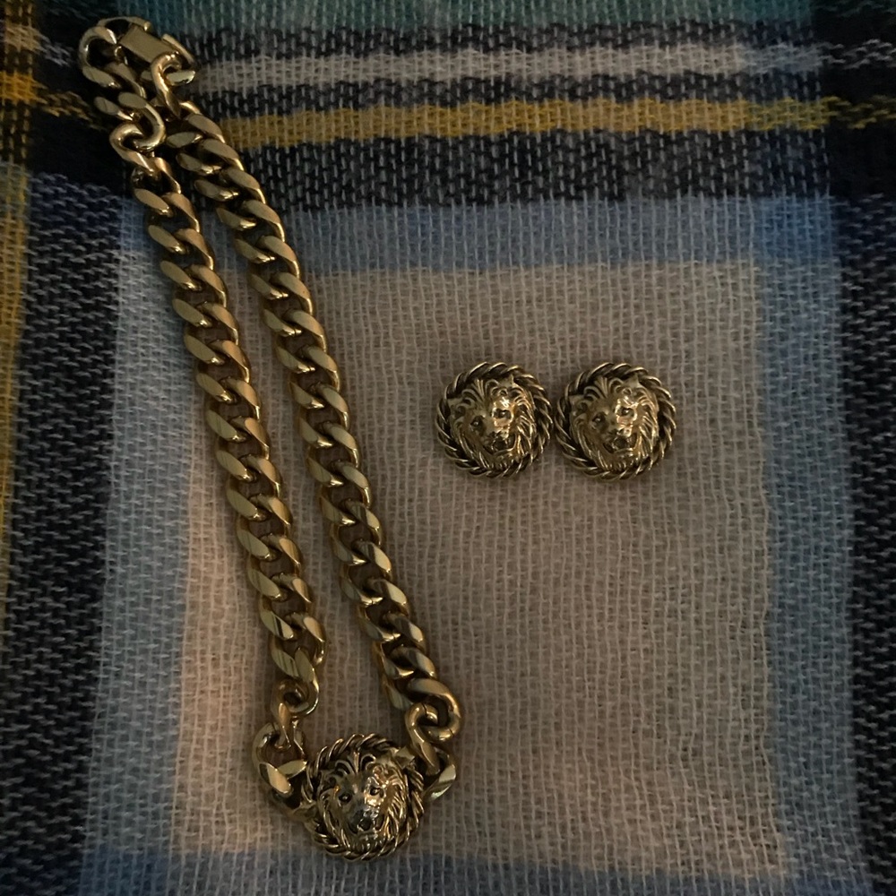 VINTAGE lion jewelry, necklace w/ earnings ❗️
